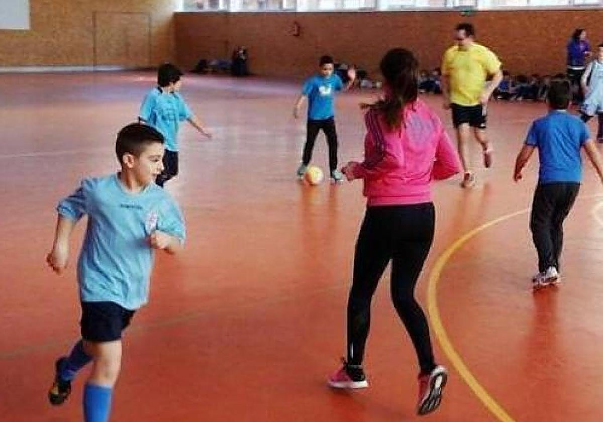 Diputación consigue transporte para los Juegos Escolares en cuatro de las seis zonas de la provincia