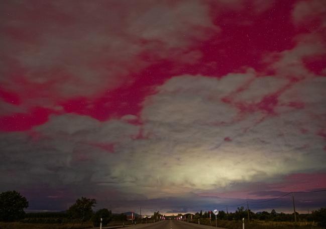 Vista de la aurora desde la Carretera de Asturias.