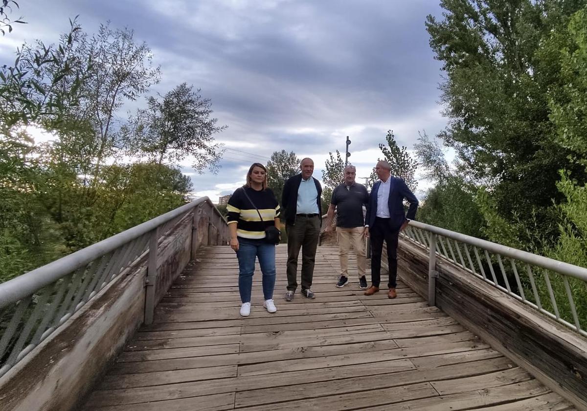 Imagen principal - Piden revertir el dinero que dejan los bares en el parque de La Candamia