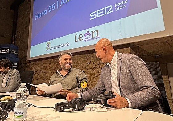 El alcalde de León durante la entrevista con la Cadena Ser.