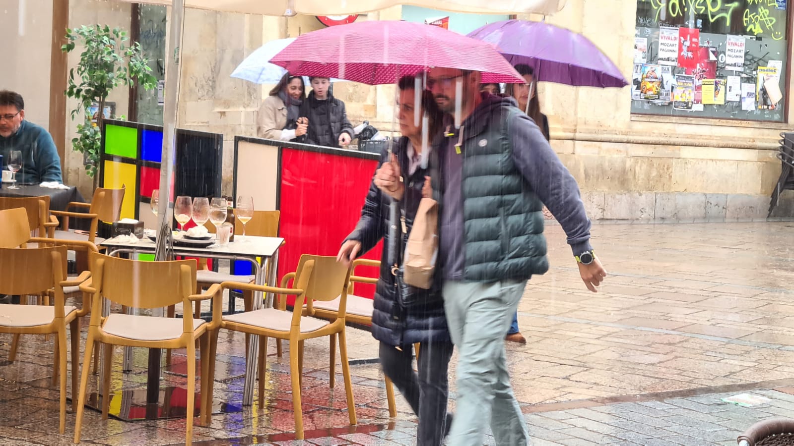 Las mejores imágenes del desfile de peñas de León