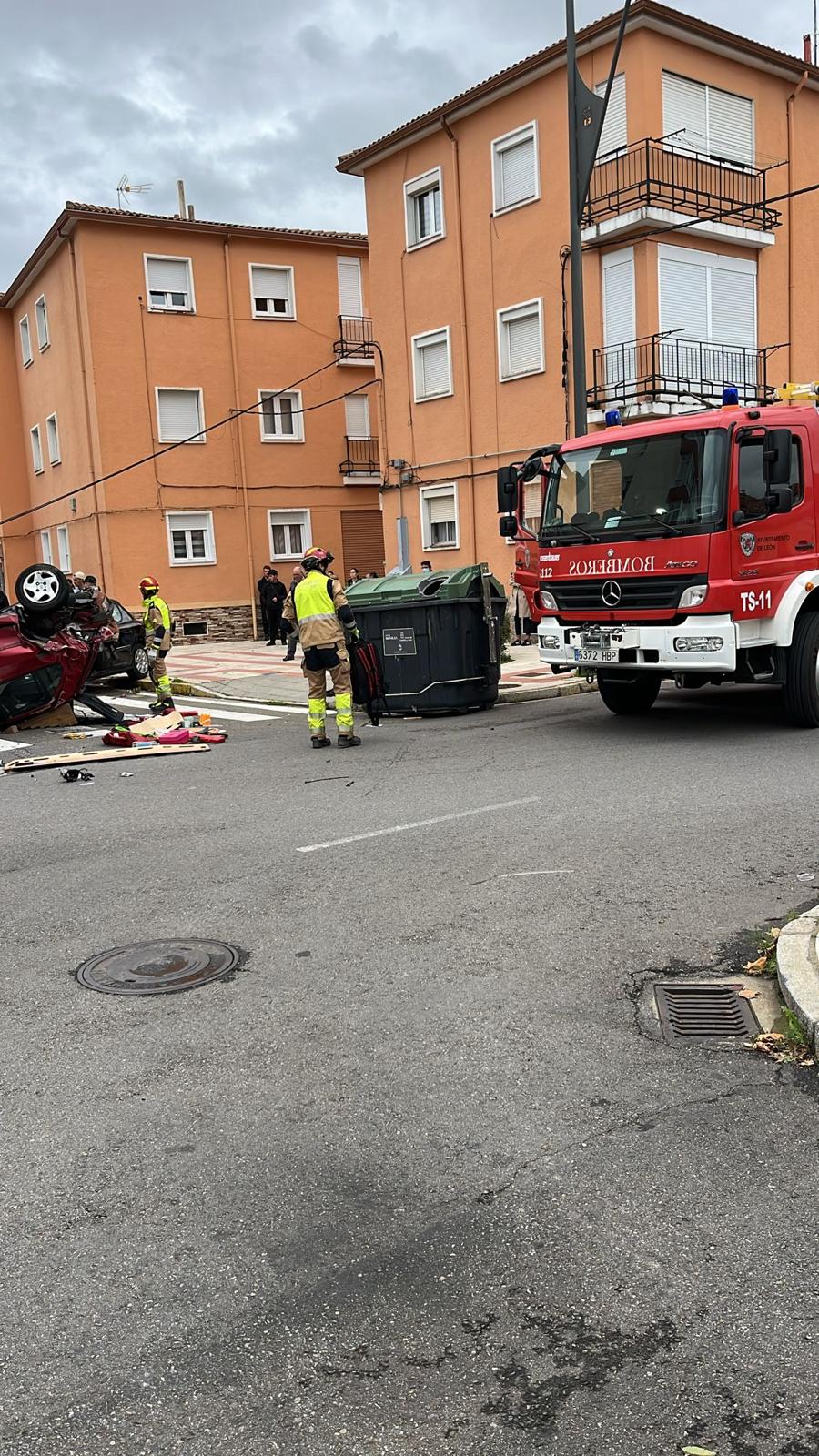 Accidente con tres vehículos implicados en San Andrés del Rabanedo