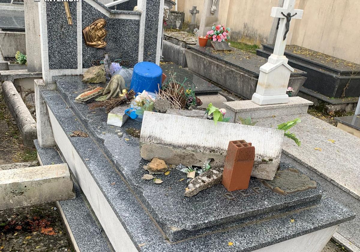 Detienen al hombre que destrozó las tumbas de Canales
