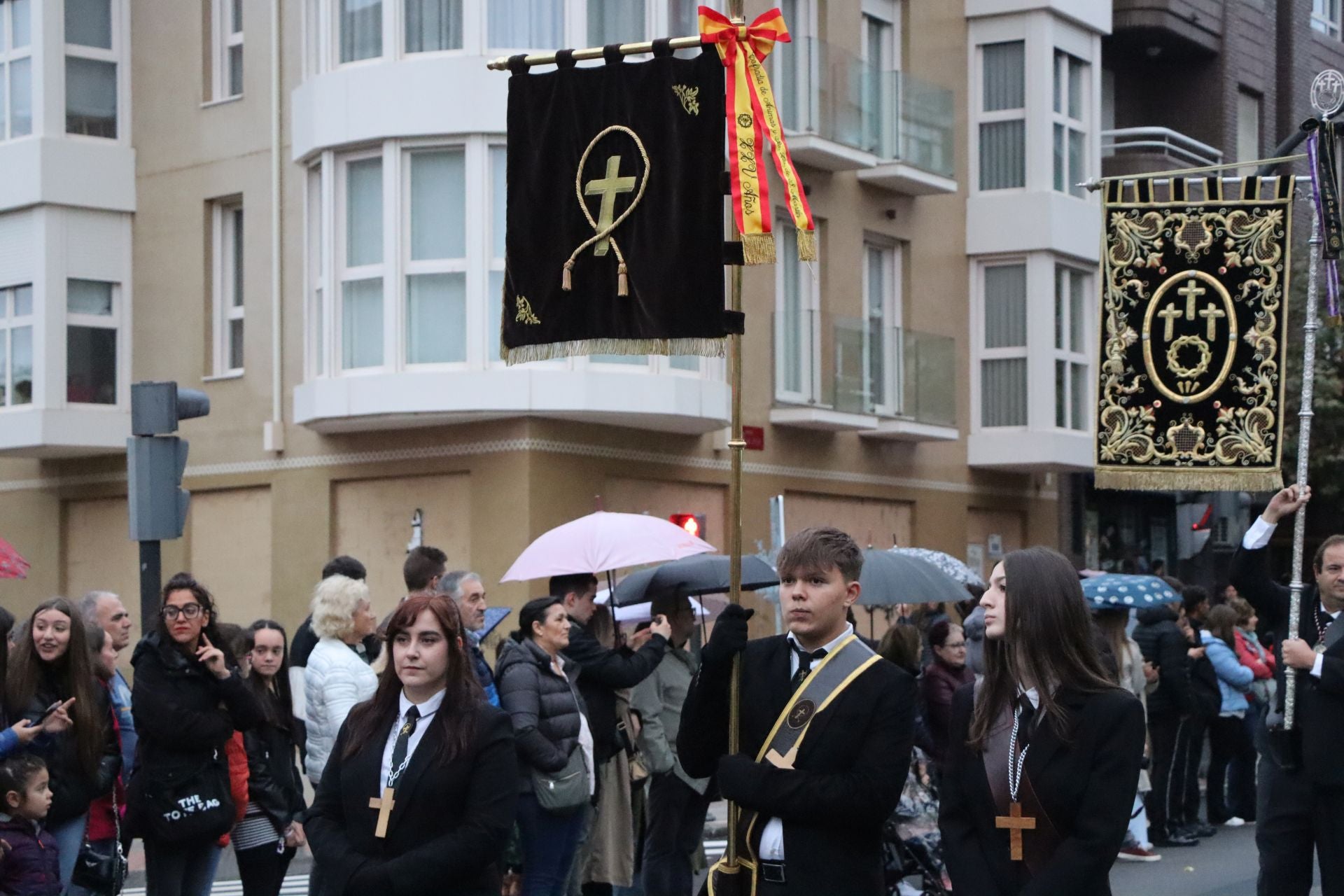 Las mejores imágenes de la Procesión Extraordinaria de San Juan Evangelista en León