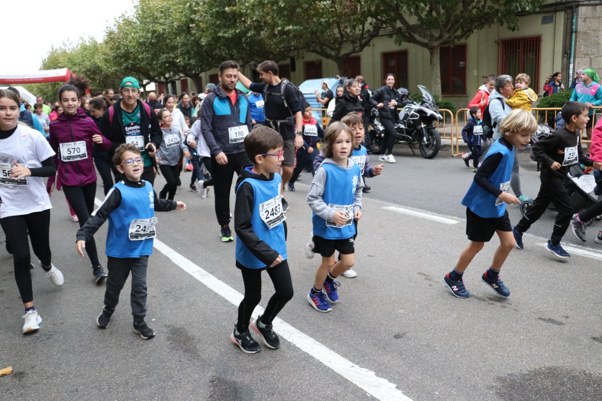 Las méjores imágenes de la carrera popular de los &#039;10 kilómetros Ciudad de León&#039;