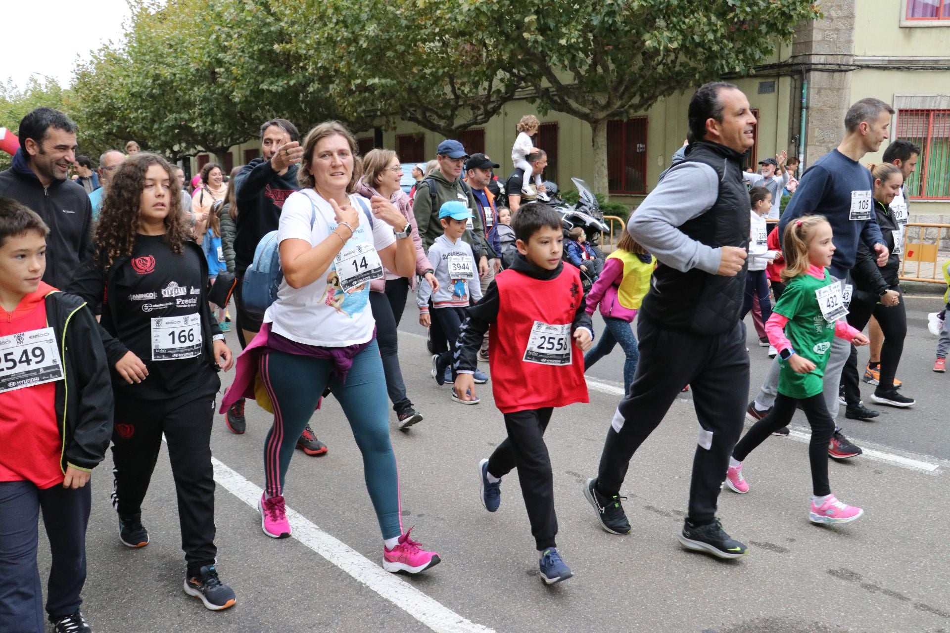 Las méjores imágenes de la carrera popular de los &#039;10 kilómetros Ciudad de León&#039;