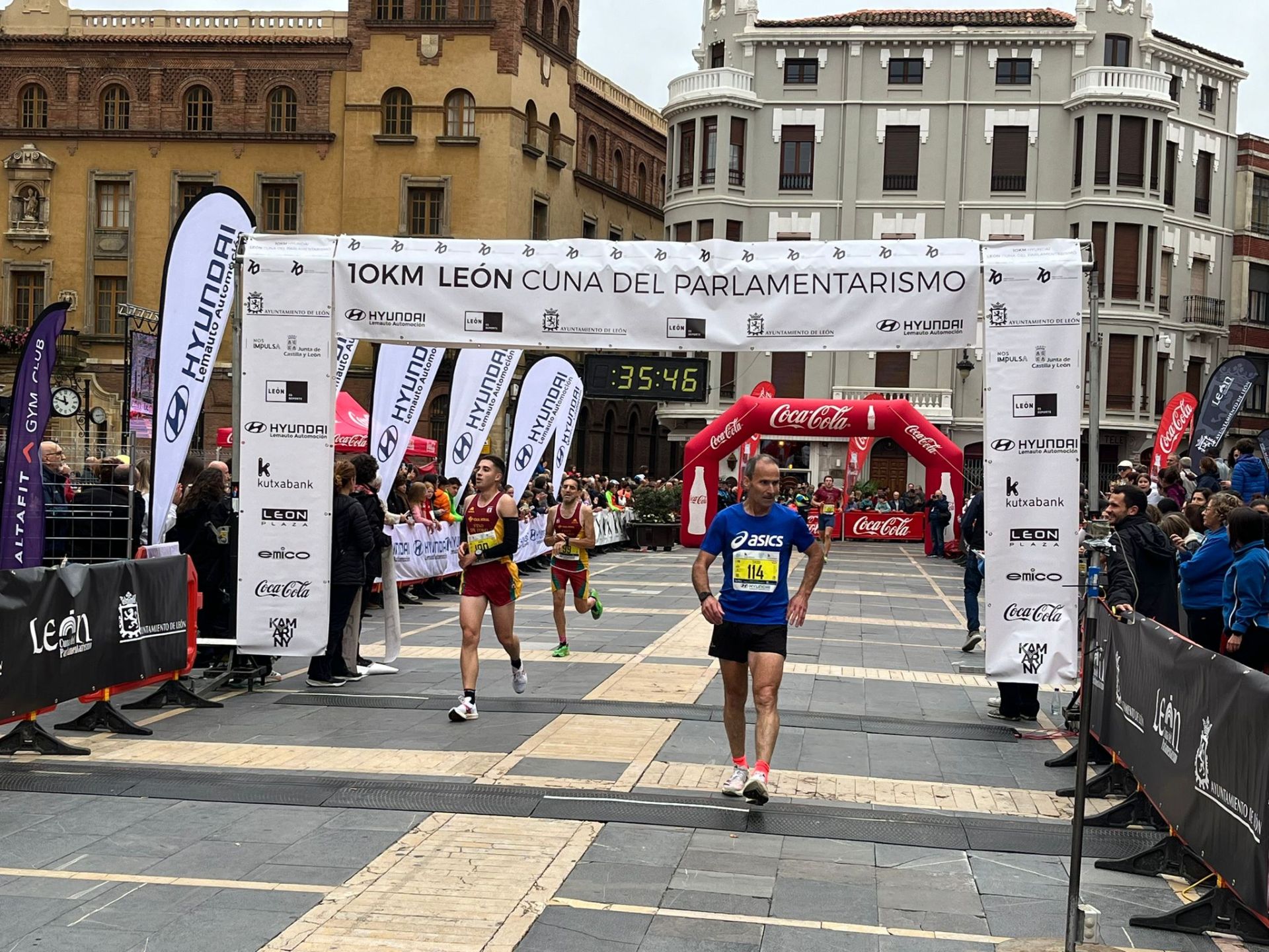 Las imágenes de la llegada a la meta de los 10 kilómetros Ciudad de León