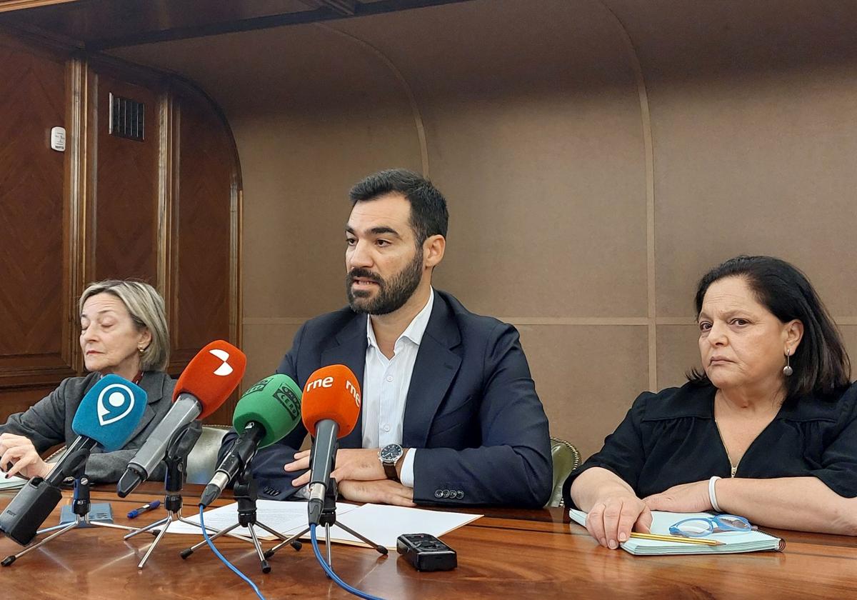 Rueda de prensa del grupo municipal popular este jueves.