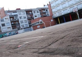 Patio del colegio San Claudio de León.