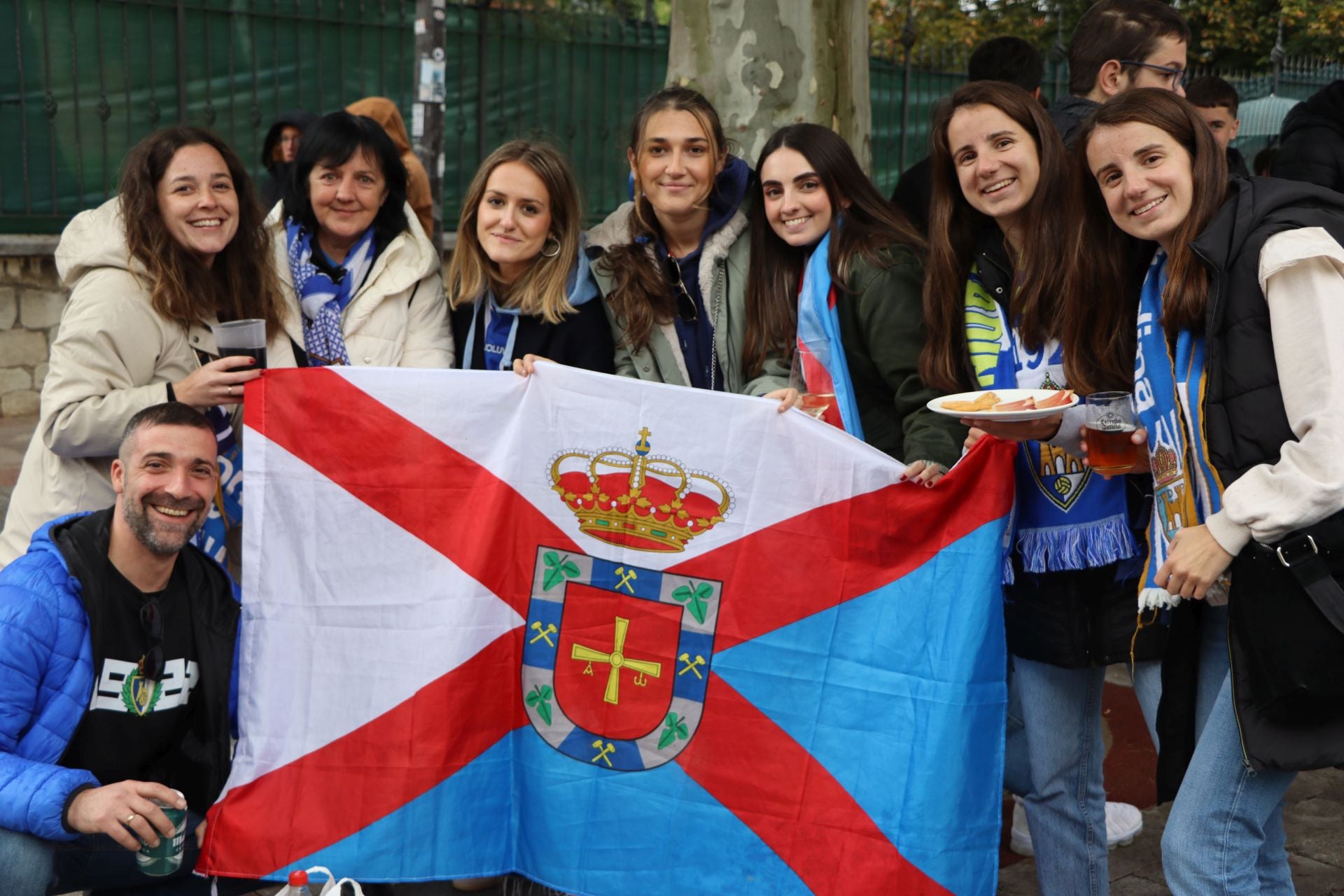 Las mejores imágenes del ambiente previo al derbi entre Cultural y Ponferradina