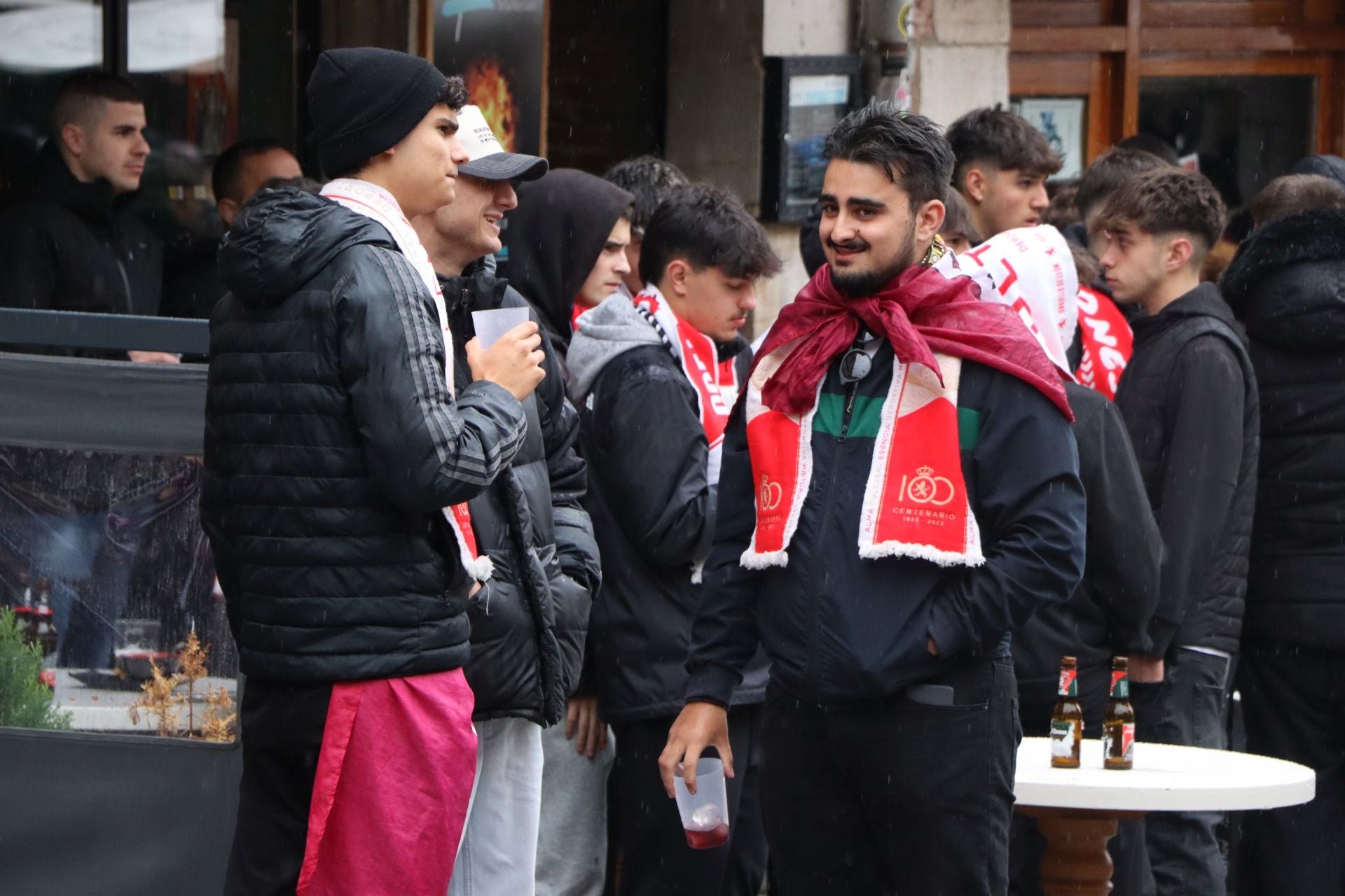 Las mejores imágenes del ambiente previo al derbi entre Cultural y Ponferradina