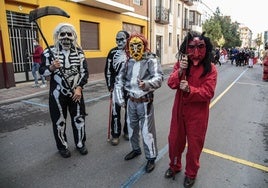 Imagen de archivo de las mascaradas.