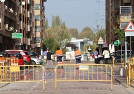 Vallas peatonales delimitan el tramo de la calle cortada