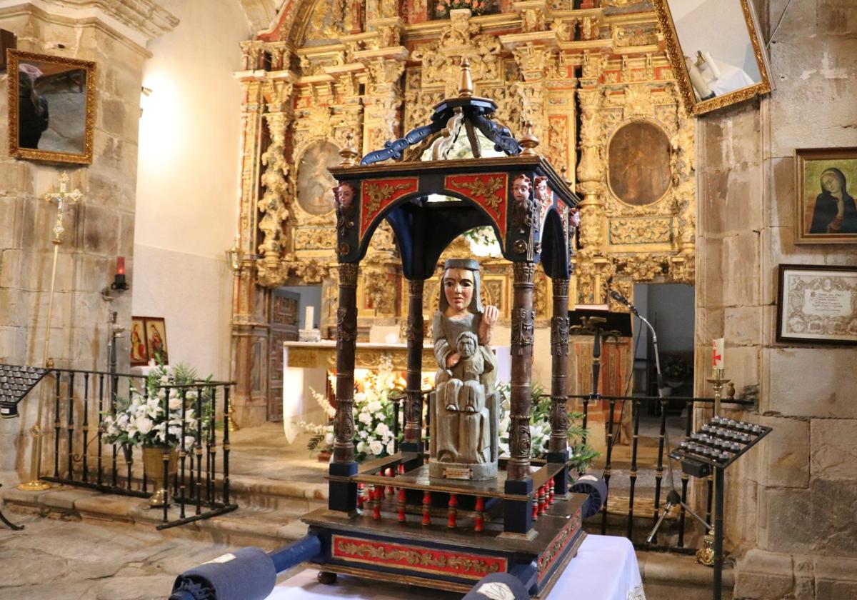 Imagenes del interior de la Catedral de Omaña.