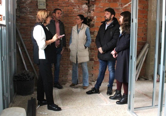 Visita de la alcaldesa de San Andrés a las obras del CEIP Teodoro Martínez Gadañón.