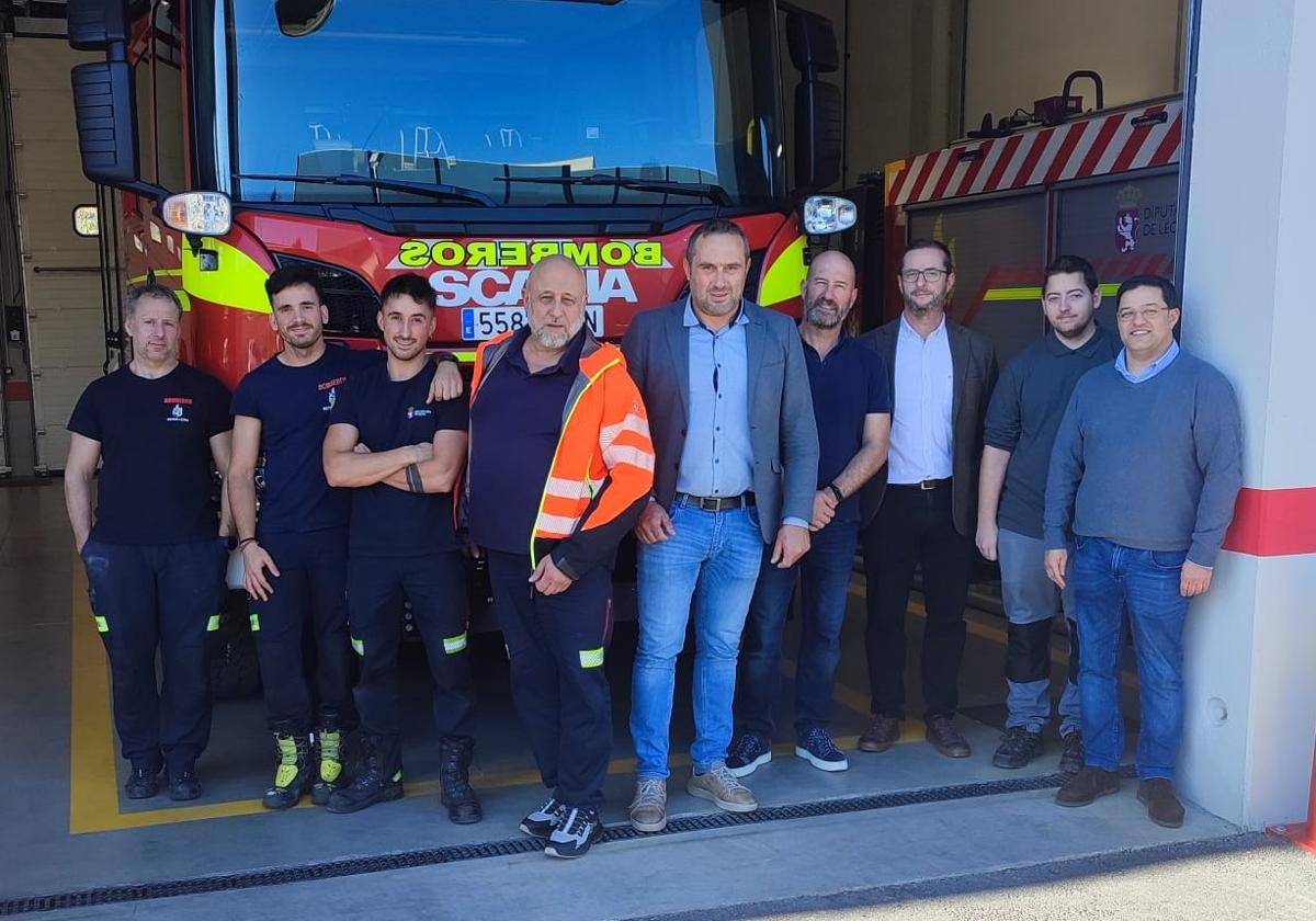 La Diputación invierte 210.000 euros para dotar a los parques de bomberos de comunicaciones profesionales