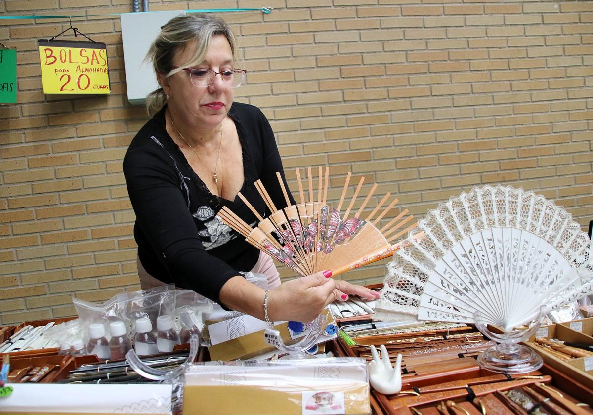 Bolillera en la feria de Navatejera.