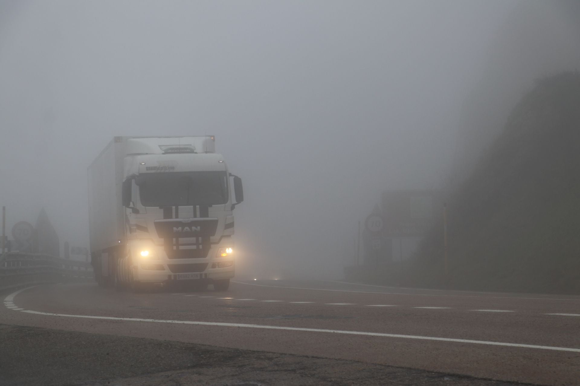 Tráfico en el puerto de Pajares tras el desprendimiento de la AP-66
