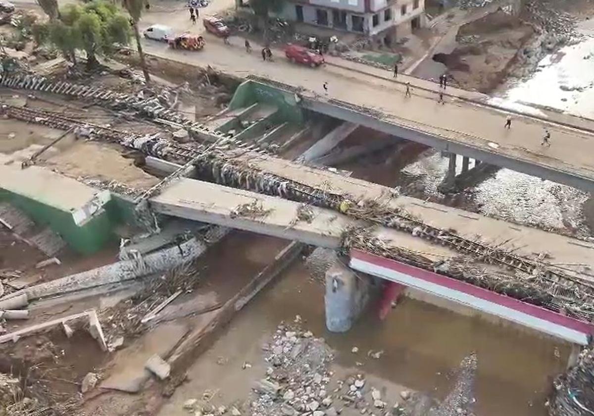 Así graba un dron de la Udrume leonesa la devastación de Valencia tras la DANA