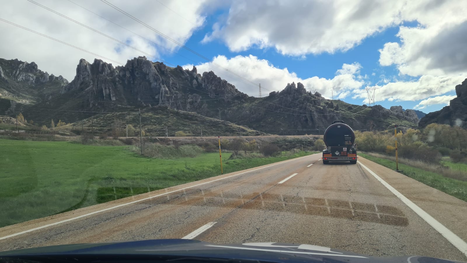 Tráfico en el puerto de Pajares tras el desprendimiento de la AP-66
