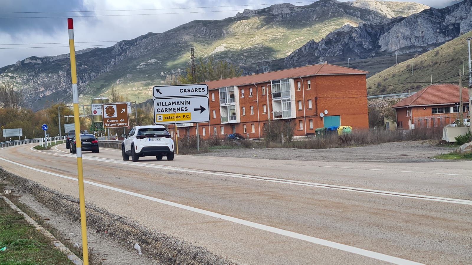 Tráfico en el puerto de Pajares tras el desprendimiento de la AP-66