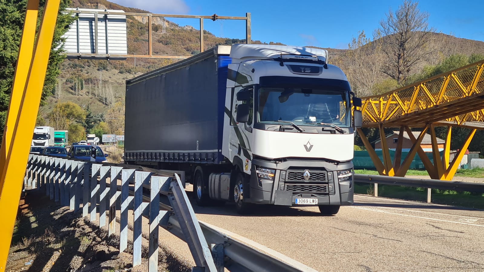 Tráfico en el puerto de Pajares tras el desprendimiento de la AP-66