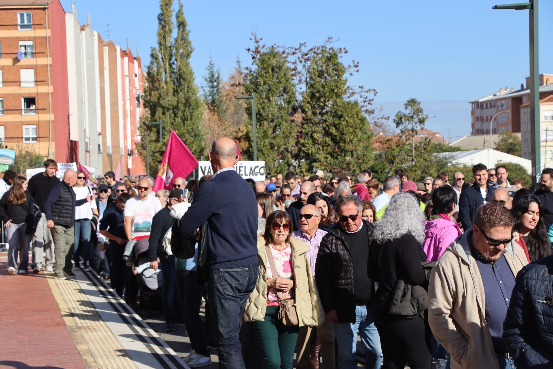 Manifestación por el futuro de Feve en León