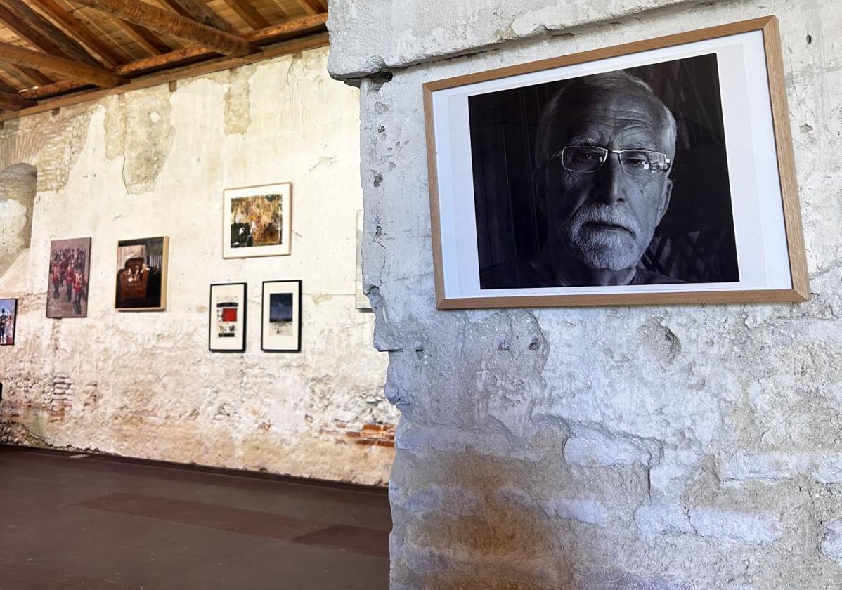 Exposición de Luis Mateo Díez en la panera del Monasterio de Sandoval.