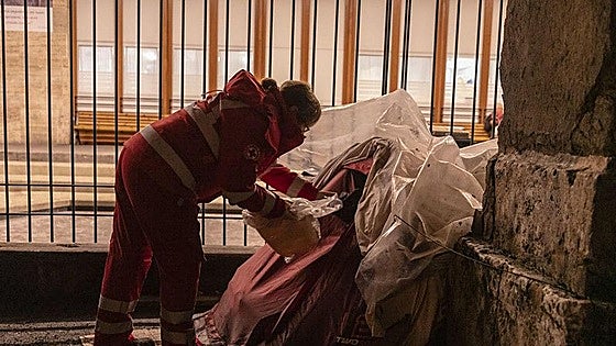 Cruz Roja León atiende a 235 personas sin hogar en lo que va de año