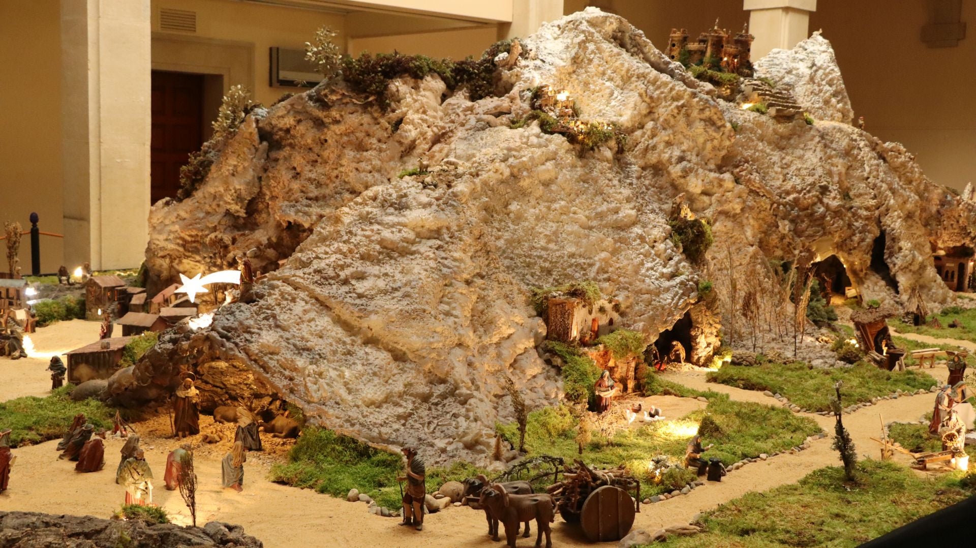 La Casa de las Carnicerías reabre con el belén navideño del Dulce Nombre