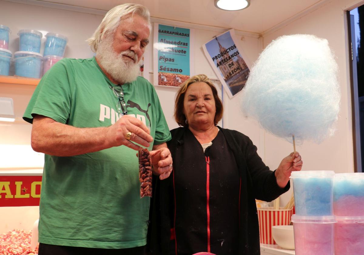 Isabel y José: 22 años endulzando las calles de León