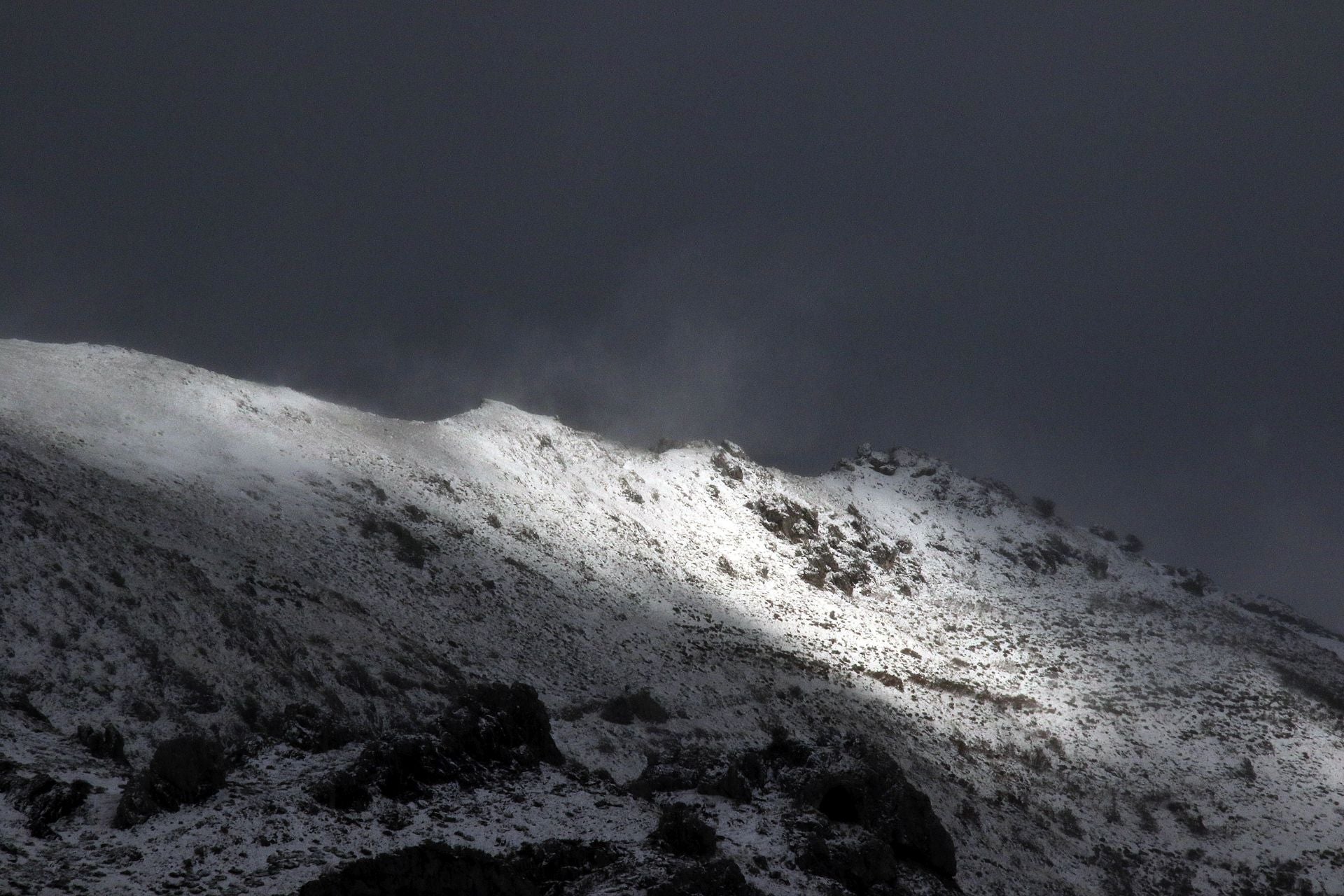 Temporal de nieve en la montaña leonesa