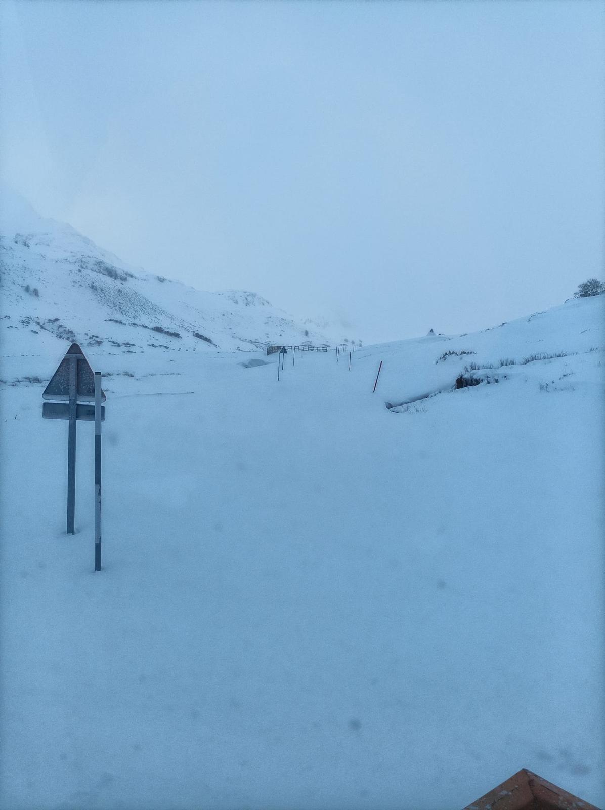 La nieve en el puerto de Monteviejo