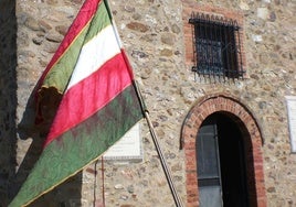 Pendón concejil de la Villa de Sorriba del Esla, en la ermita de la Virgen de la Vega, lugar donde se hacía el concejo abierto del Concejo de Ribesla.