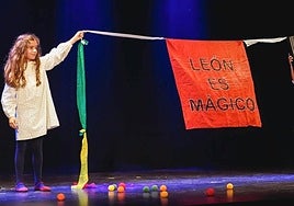 El Festival Internacional Vive la Magia concede su Gran Premio a la congregación de los Frailes Capuchinos de León
