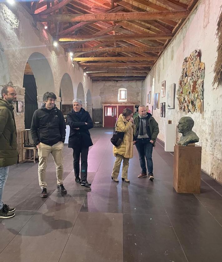 Imagen secundaria 2 - El Monasterio de Sandoval recupera uno de sus cinco escudos