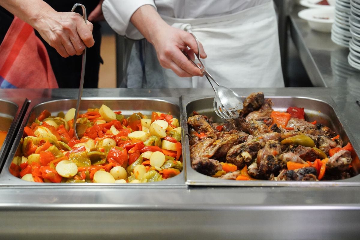 Un menú de &#039;Estrella&#039; para el comedor social de Asleca