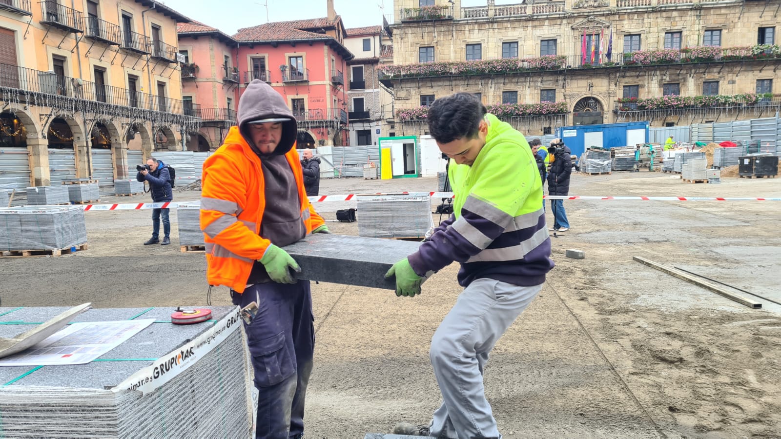 Obras en la Plaza Mayor de León