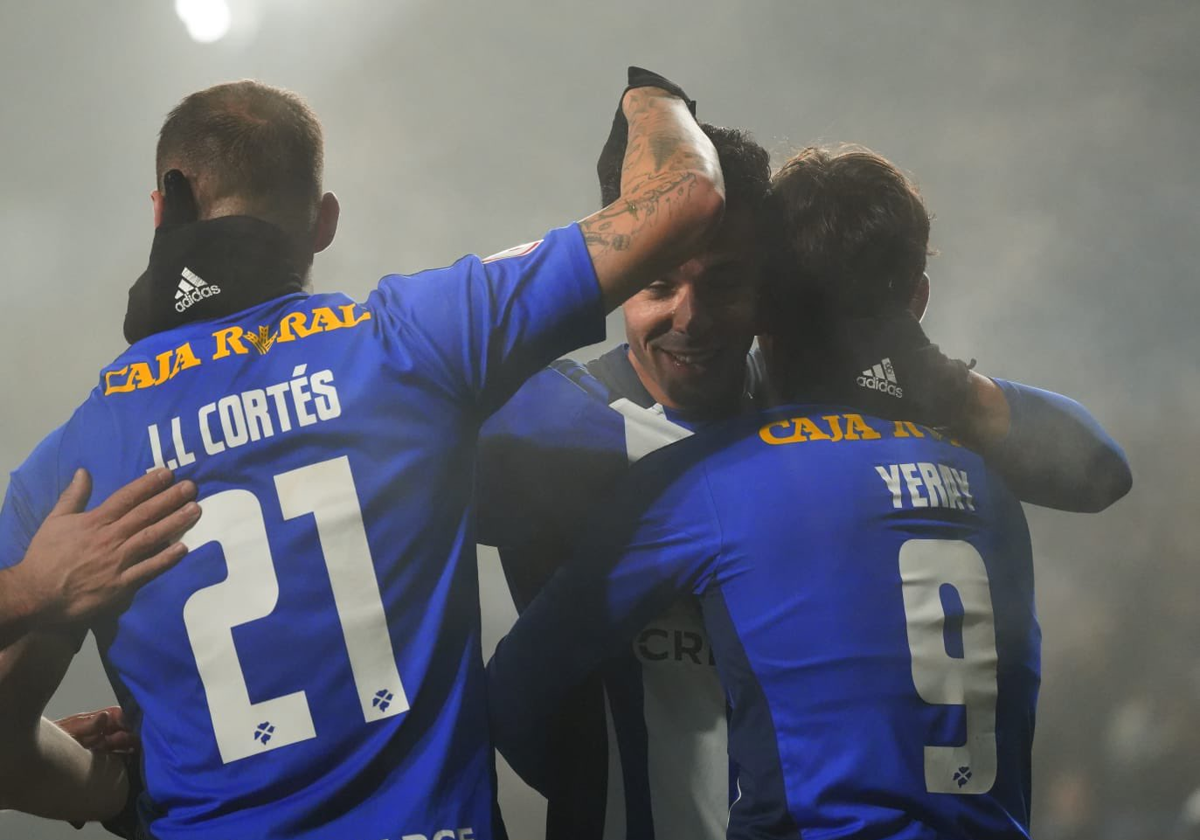 La Deportiva celebra el primer gol del choque ante el tarazona