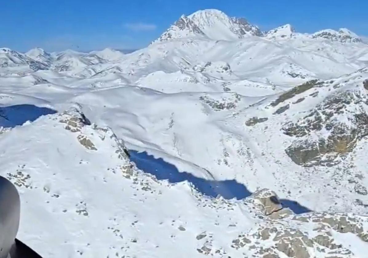 Un instante del vídeo en el que Jesús Calleja presume de las montañas de León.