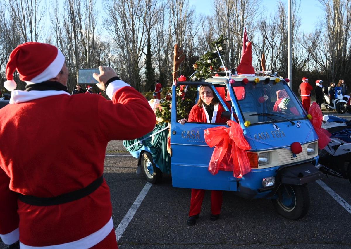 Imagen secundaria 1 - Los moteros se visten de Papá Noel para luchar contra la Fibrodisplasia Osificante Progresiva