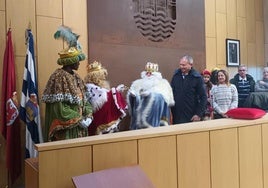 Visita de los Reyes Magos al Ayuntamiento de Villaquilambre en 2024