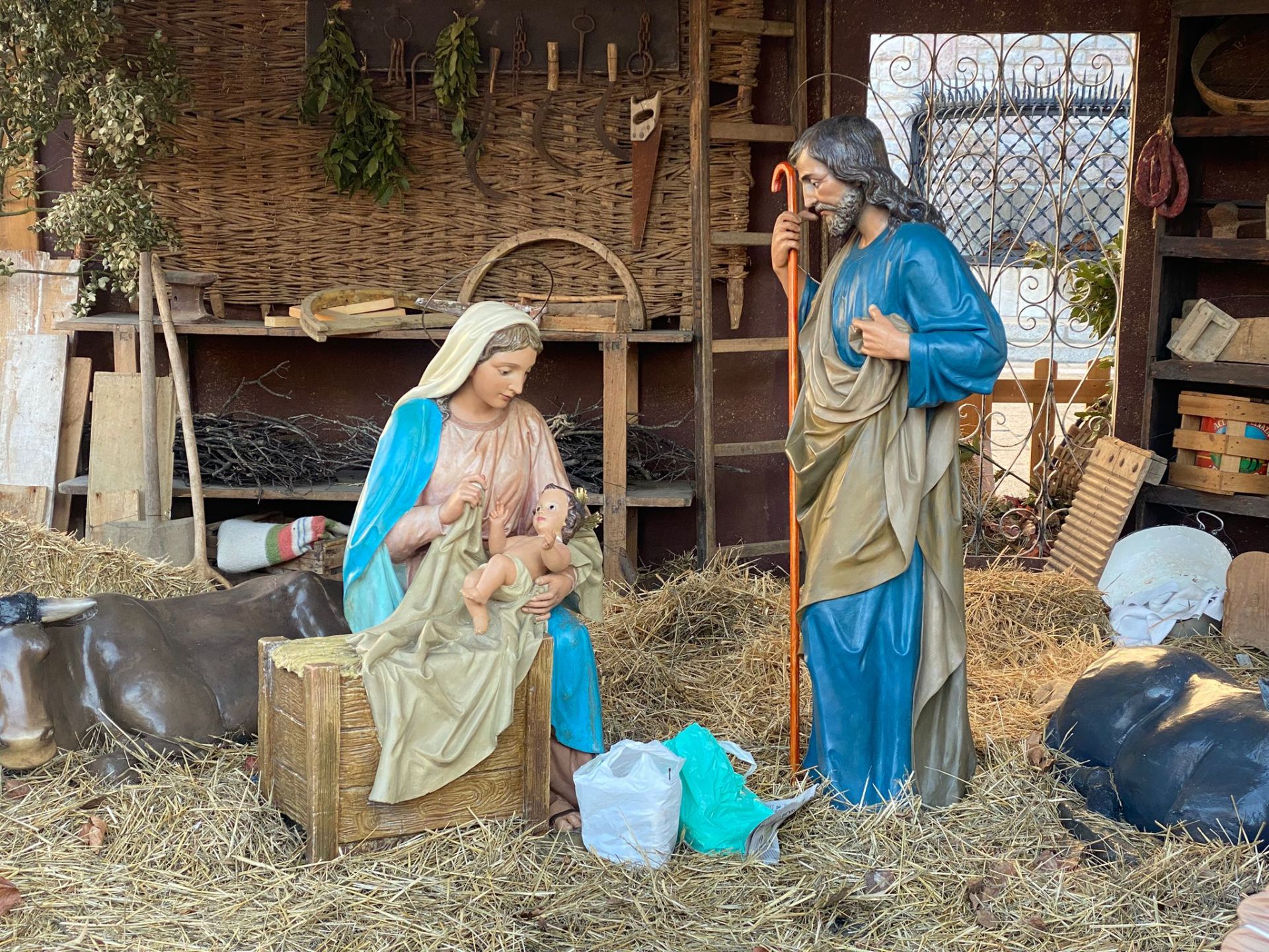 Restauran la cabeza del niño Jesús en el Belén de León