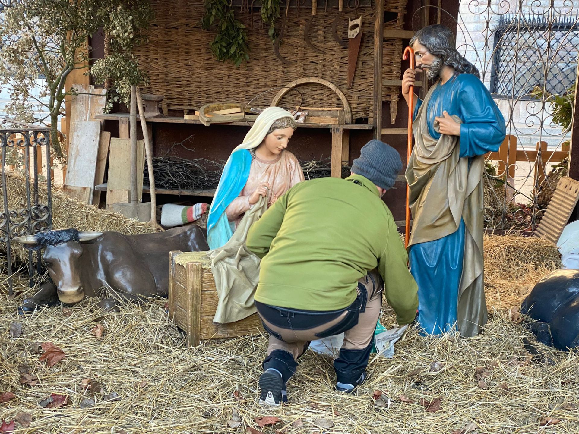 Restauran la cabeza del niño Jesús en el Belén de León