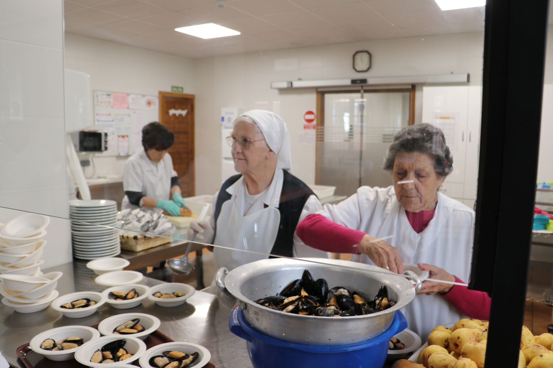 Menú navideño en el Comedor Social de León