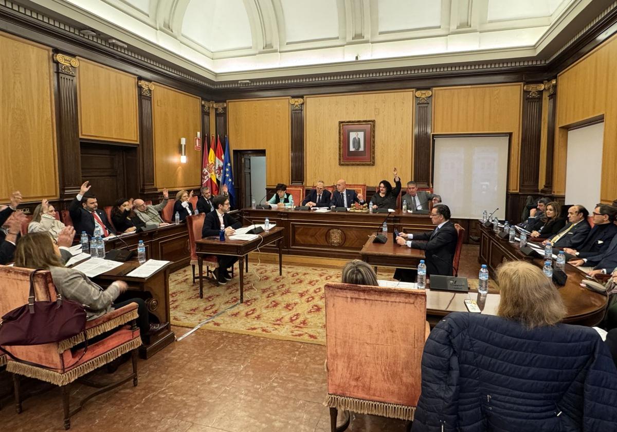 Último pleno de 2024 en el Ayuntamiento de León.