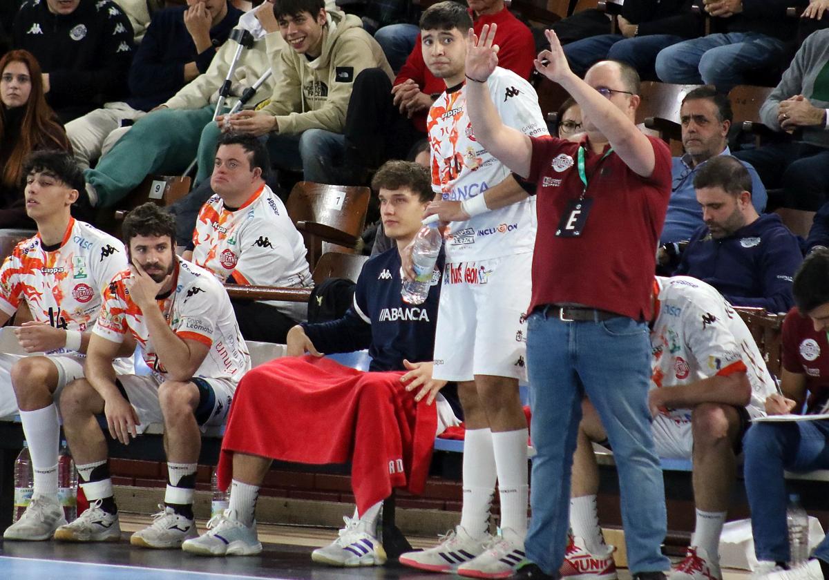 Dani Gordo, entrenador del Abanca Ademar, volverá a dirigir a la selección de Turquía.