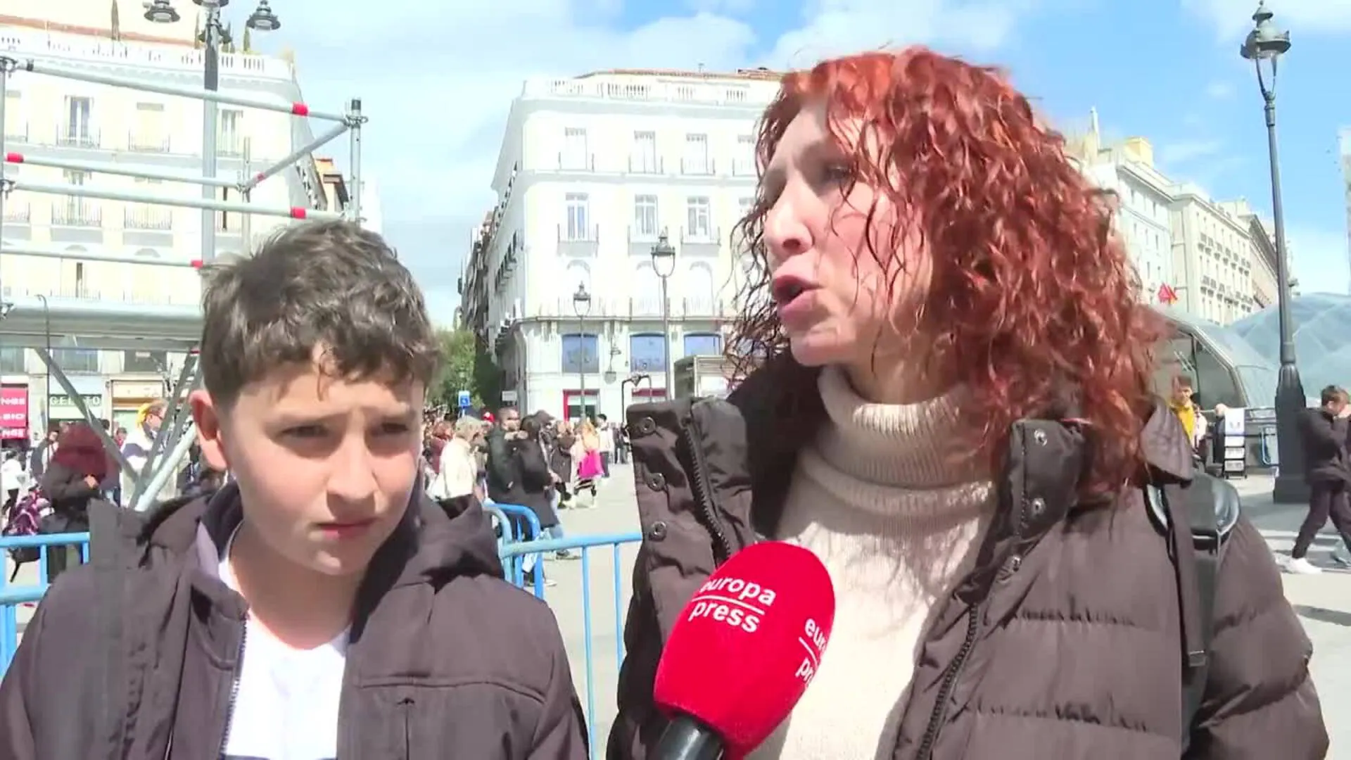 Centenares de turistas inundan el centro de Madrid con motivo de las vacaciones de Semana Santa
