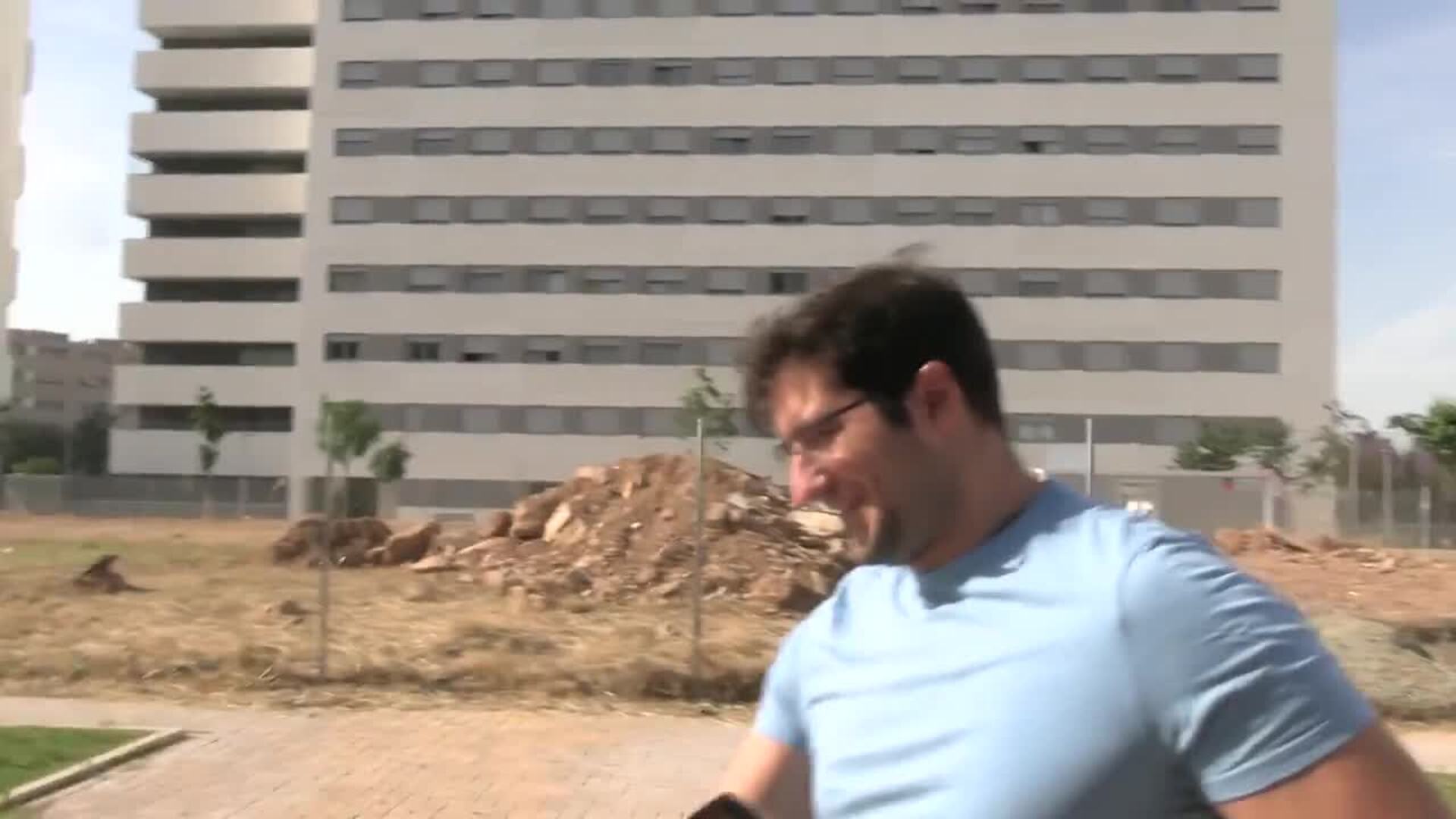 Julián Contreras, feliz con su vida en Córdoba, niega un futuro acercamiento con sus hermanos