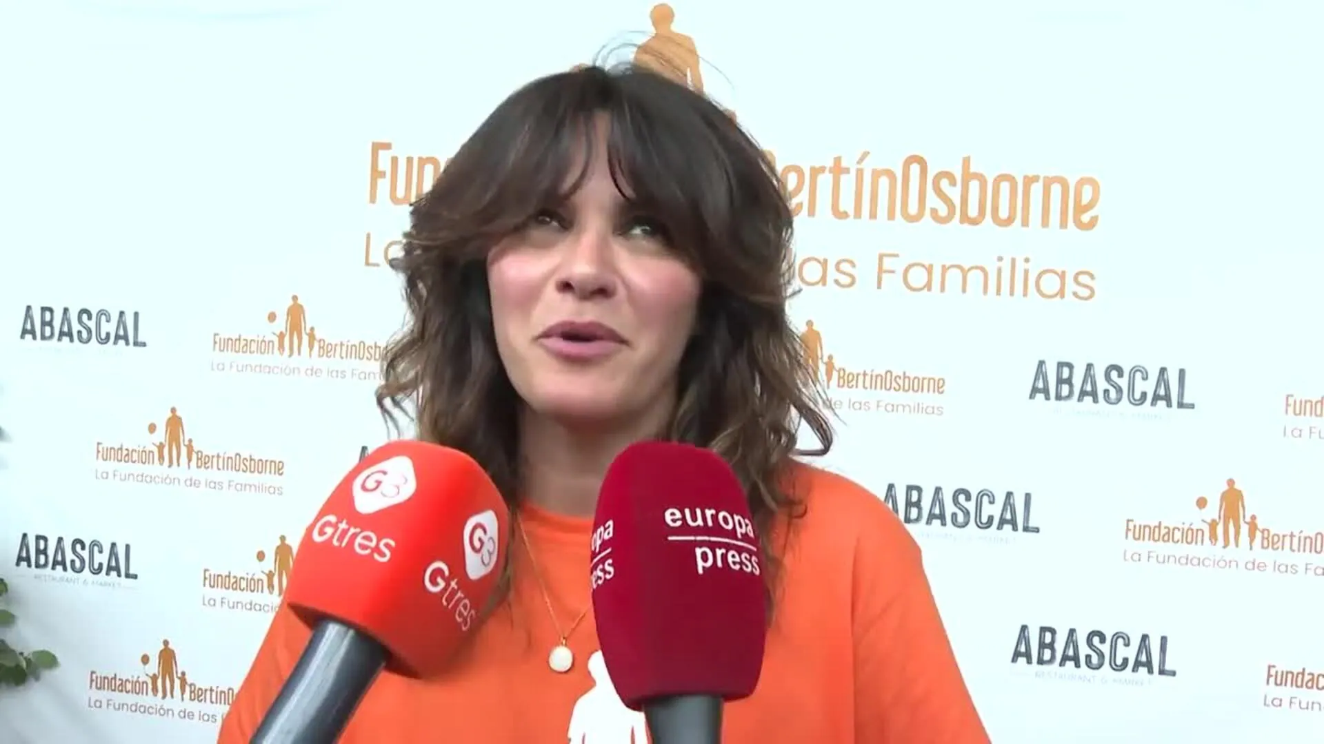 Fabiola Martínez presenta el rastrillo benéfico de la Fundación Bertín  Osborne sin el cantante